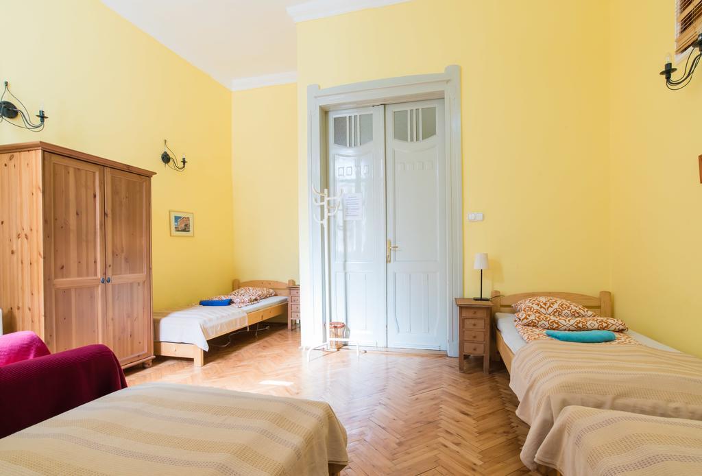 Downtown Oasis Albergue Budapest Exterior foto