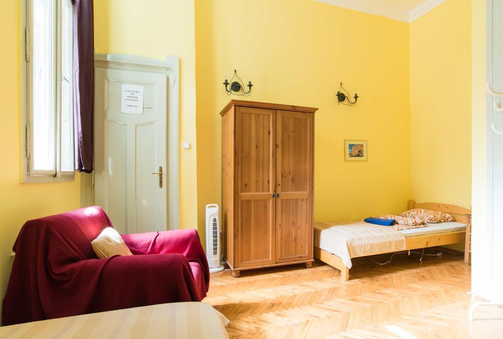 Downtown Oasis Albergue Budapest Exterior foto
