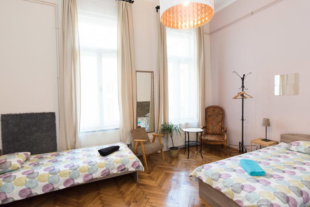 Downtown Oasis Albergue Budapest Exterior foto